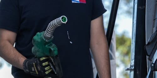 Gas prices up 43% since start of Iran war; when experts believe prices will ease