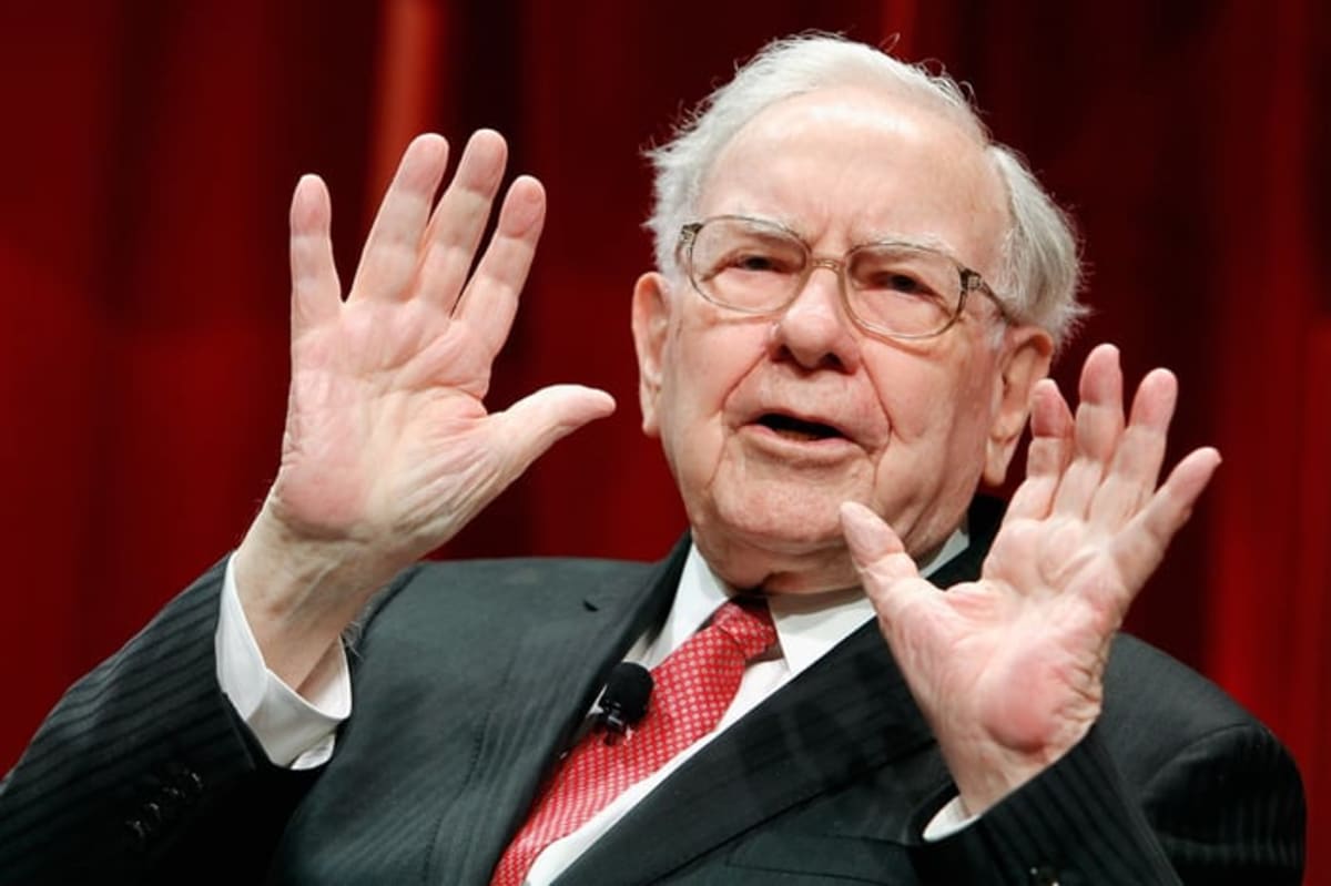 Should You Sell Your Stocks if a Bear Market Is Coming ? Here Warren Buffett Advice .