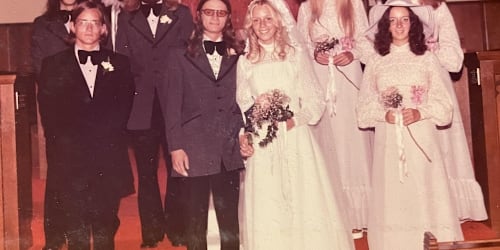 12 vintage photos of middle-class weddings from the '60s and '70s