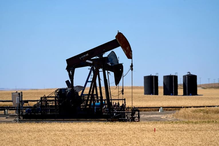 Oil prices little changed as US-Iran peace efforts hold