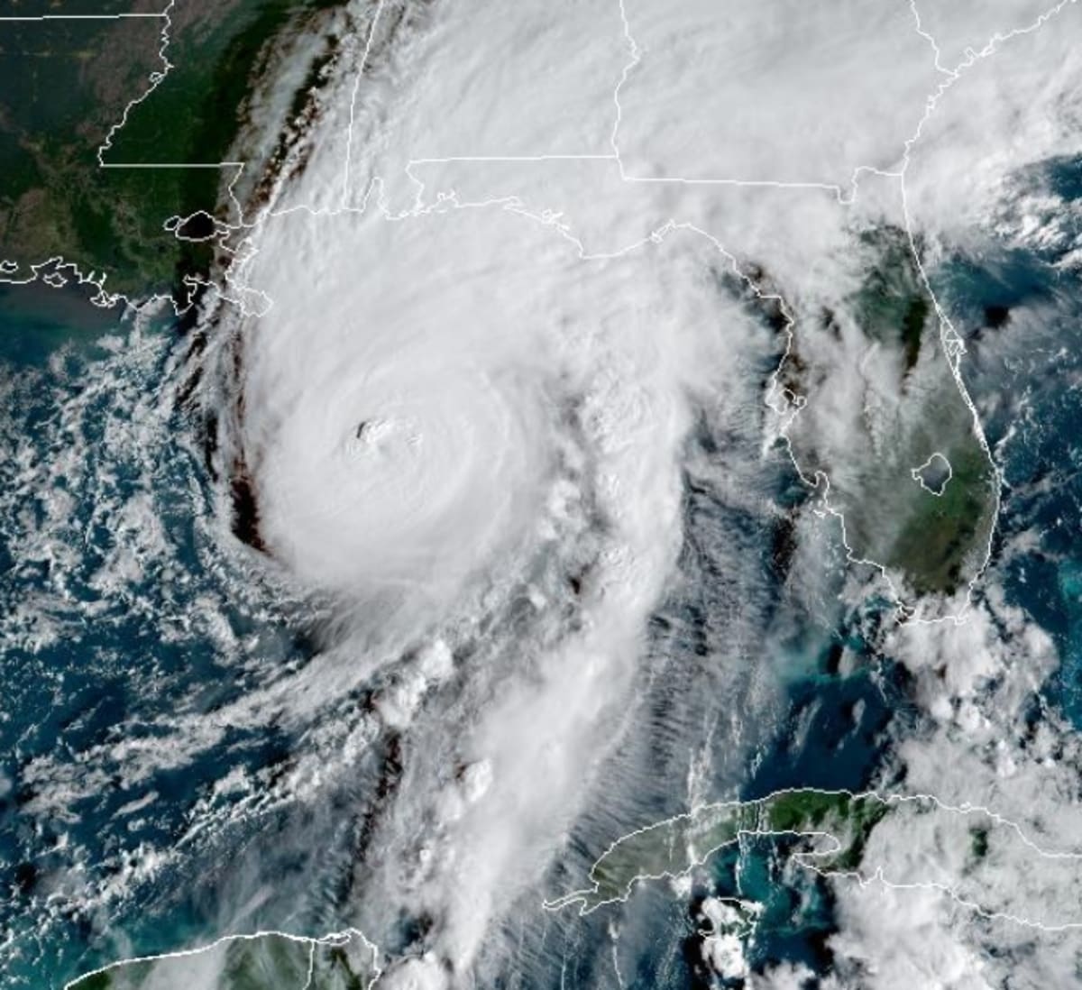 Isaias reaches Cat 3, should slightly weaken before Florida, Alabama ...