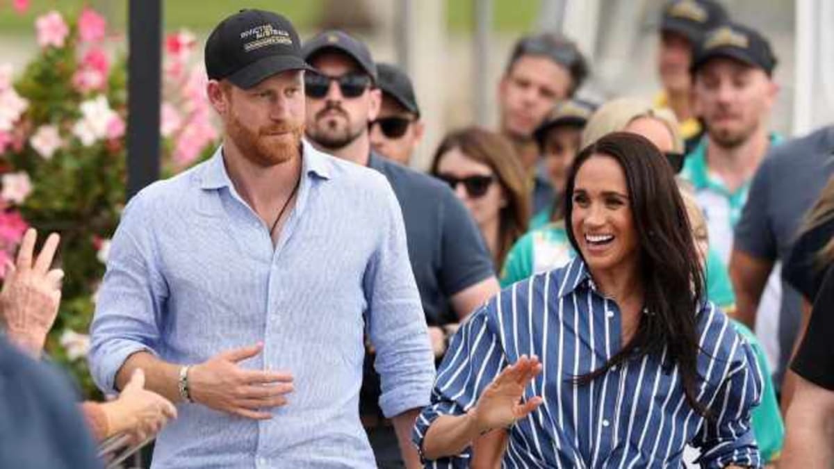 Prince Harry & Meghan Markle's First UK Outing Came With No 'Royal' Treatment — Source - AOL