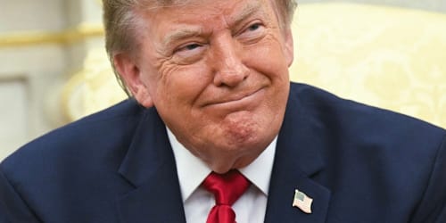 Trump circles the Strait of Hormuz on map and proclaims it as &lsquo;new US territory&rsquo;