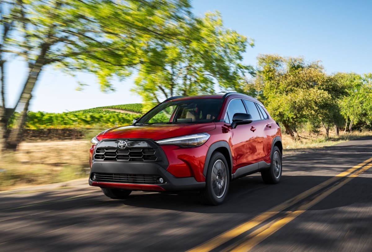 I Drove the 2026 Toyota Corolla Cross XLE AWD, and This is My Honest ...