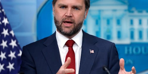 JD Vance jokes about getting 'very fat' then reveals who's behind his recent weight loss
