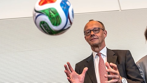 Kanzler Merz: X-Post zum WM-Aus sorgt für Verwirrung, dann folgt zweiter Post
