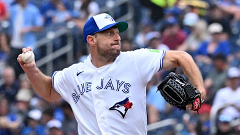 Scherzer fans 10 for first win since March, Blue Jays blank Mariners 7-0 to complete sweep