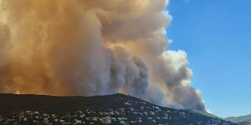 Waldbrand zerstört 750 Hektar: 12.000 Menschen an Costa Brava müssen drinnen bleiben