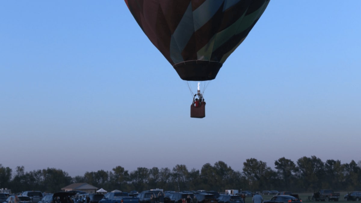 Thousands enjoy Columbus Day hot air balloon regatta - AOL