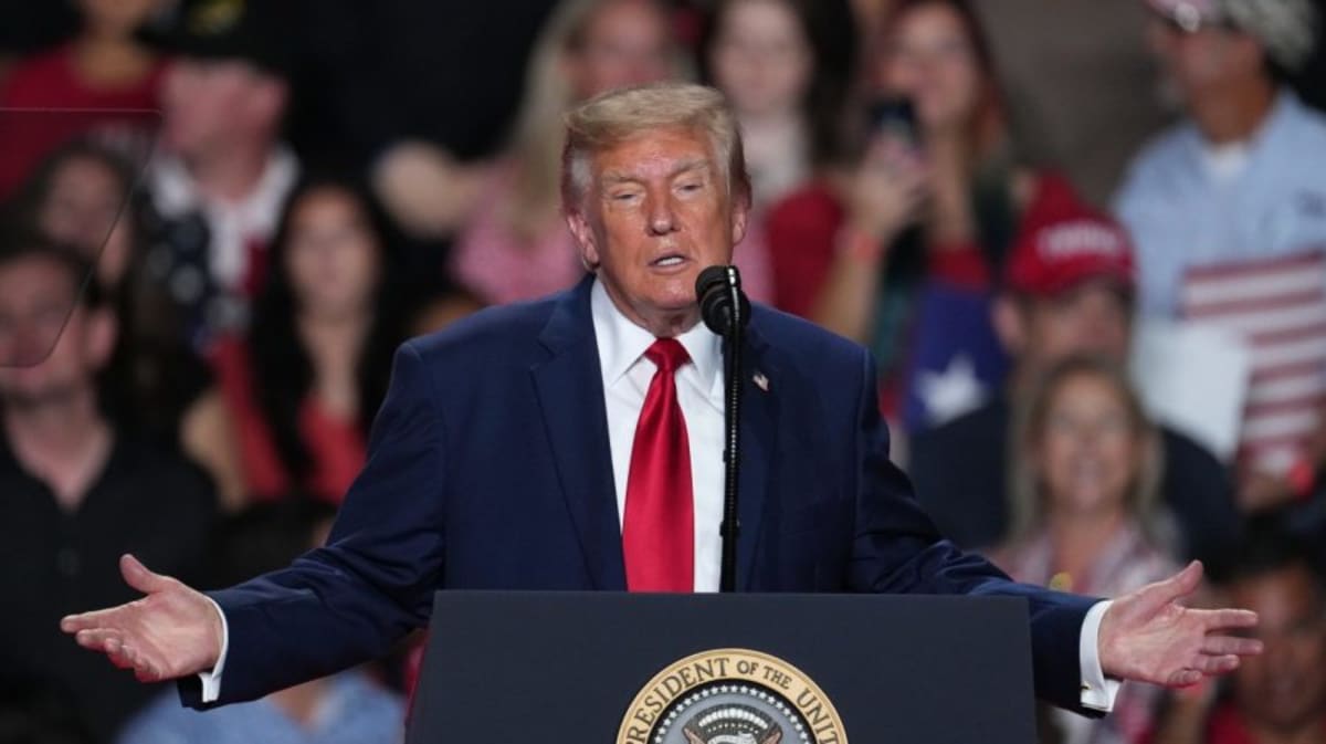 Trump Az Rally Trump continues red state campaign swing with Montana, Arizona rallies ...