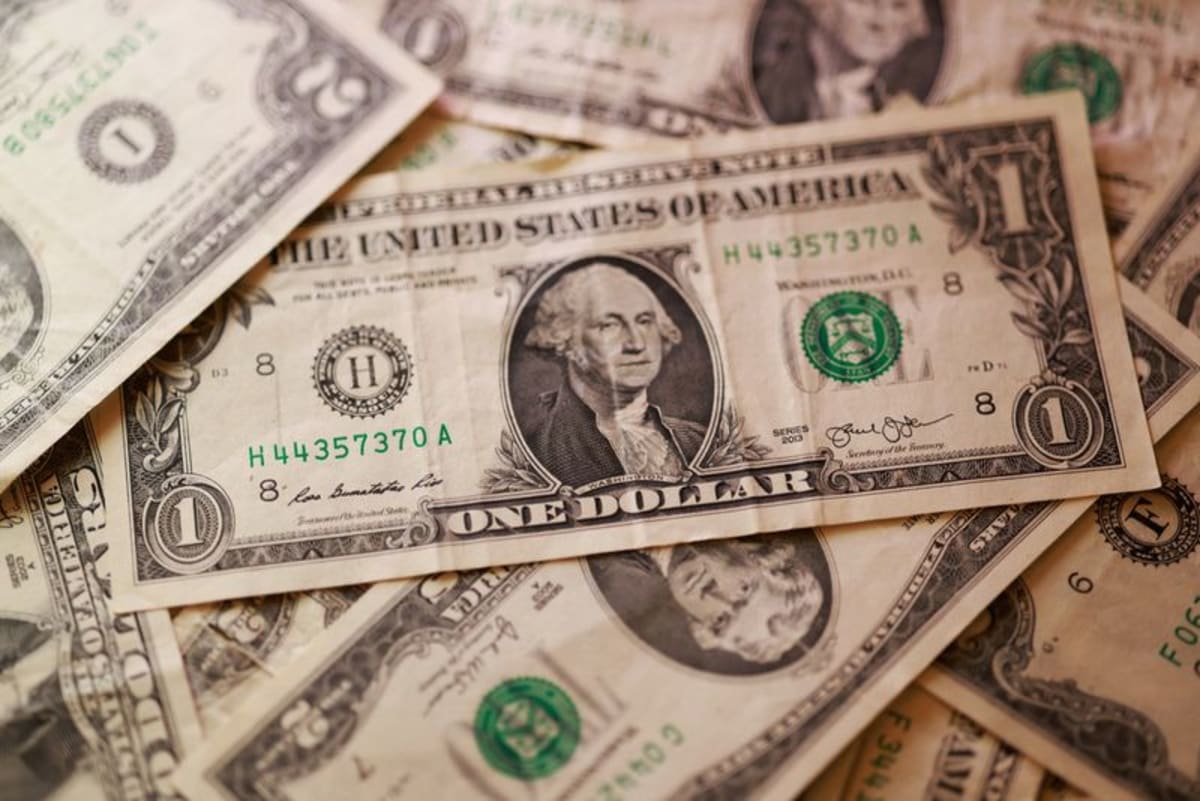 Li Zhen Hong Chinese quant fund Lingjun draws $300 million from overseas investors - AOL