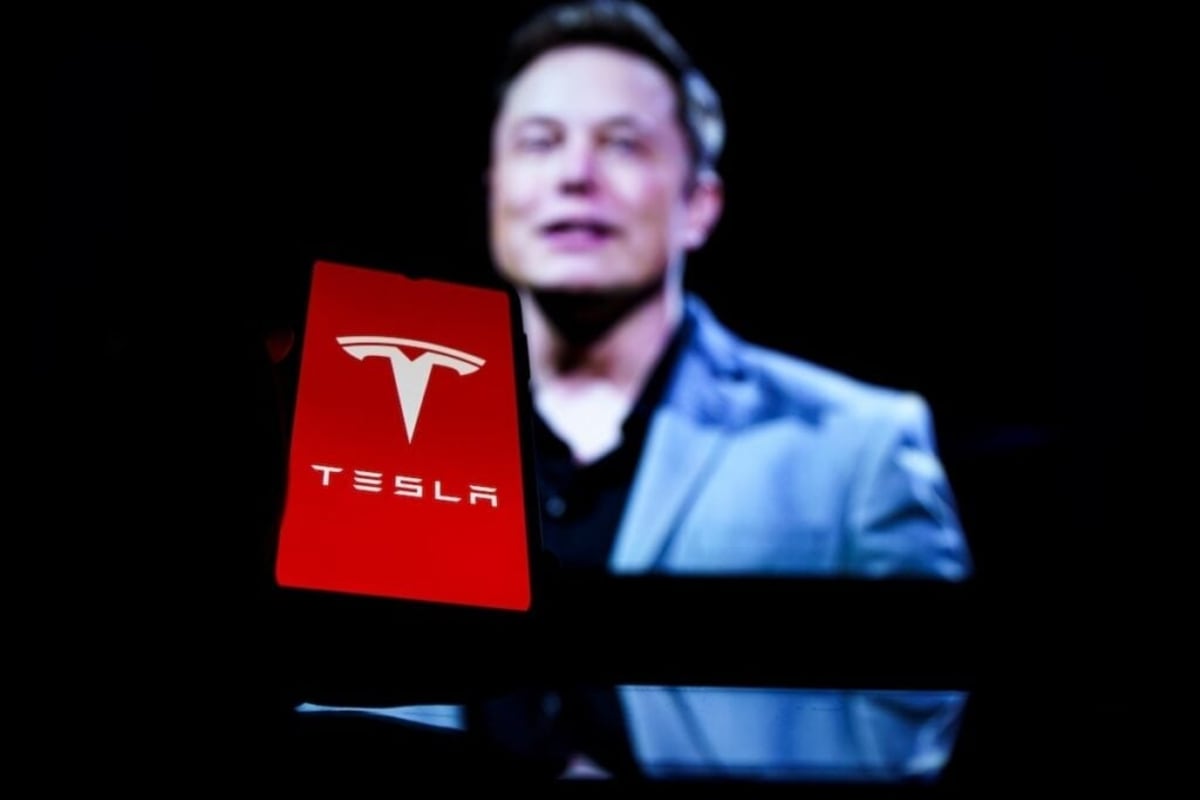 New Photo - Elon Musk Unveils Tesla Roadster That Can Fly, Drive Upside Down and Barrel Roll With SpaceX Thrusters
