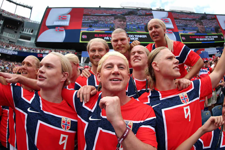Channing Tatum gets in on World Cup action with Norway fans in electric scene