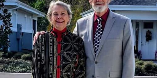 Stranger asked elderly couple if she could use their shower. The next morning, they were found stabbed to death