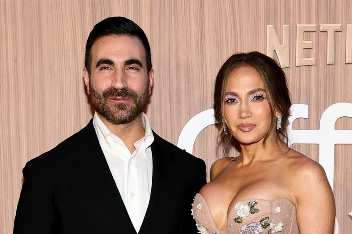How Jennifer Lopez and Brett Goldstein's 'nauseating' showmance turned real