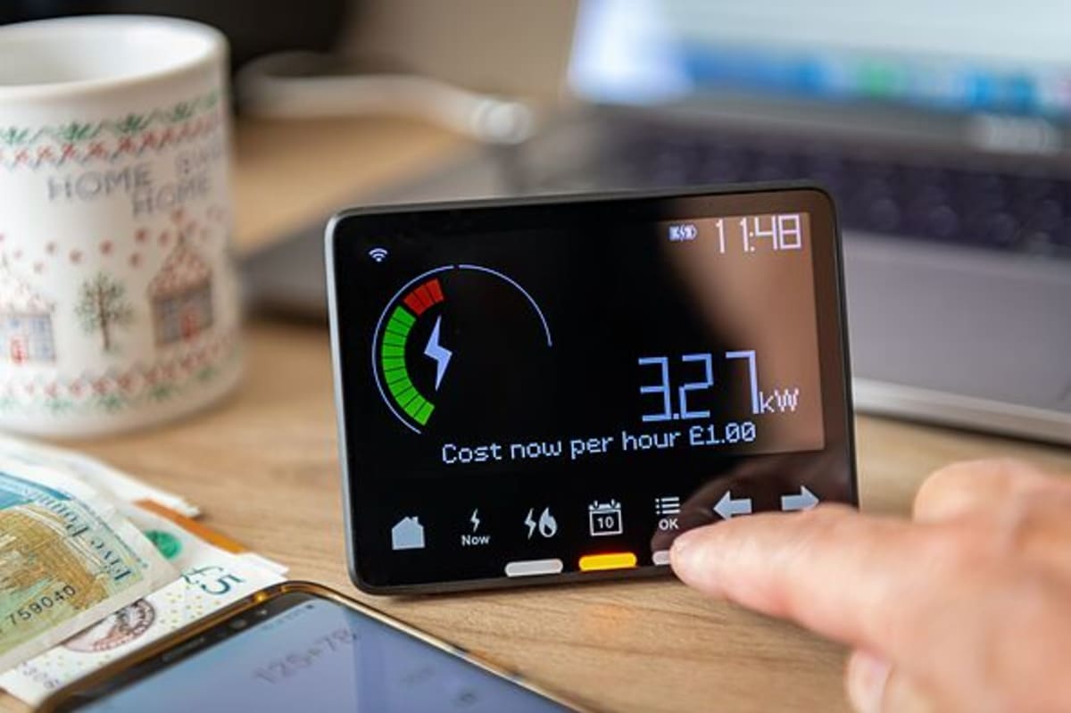 John Healey extends VAT cut on energy bills until July