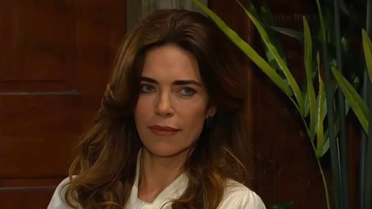 Reslest Young & Restless Spoilers Video Shows a Sensual Kiss & Victoria’s ...