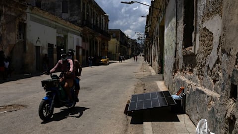 Cuba begins to restore power to Havana following nationwide blackout
