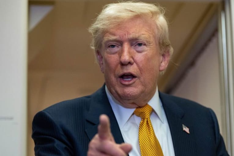 Trump tells reporter she’ll be killed if Iran strikes Air Force One: ‘If I go, you go’