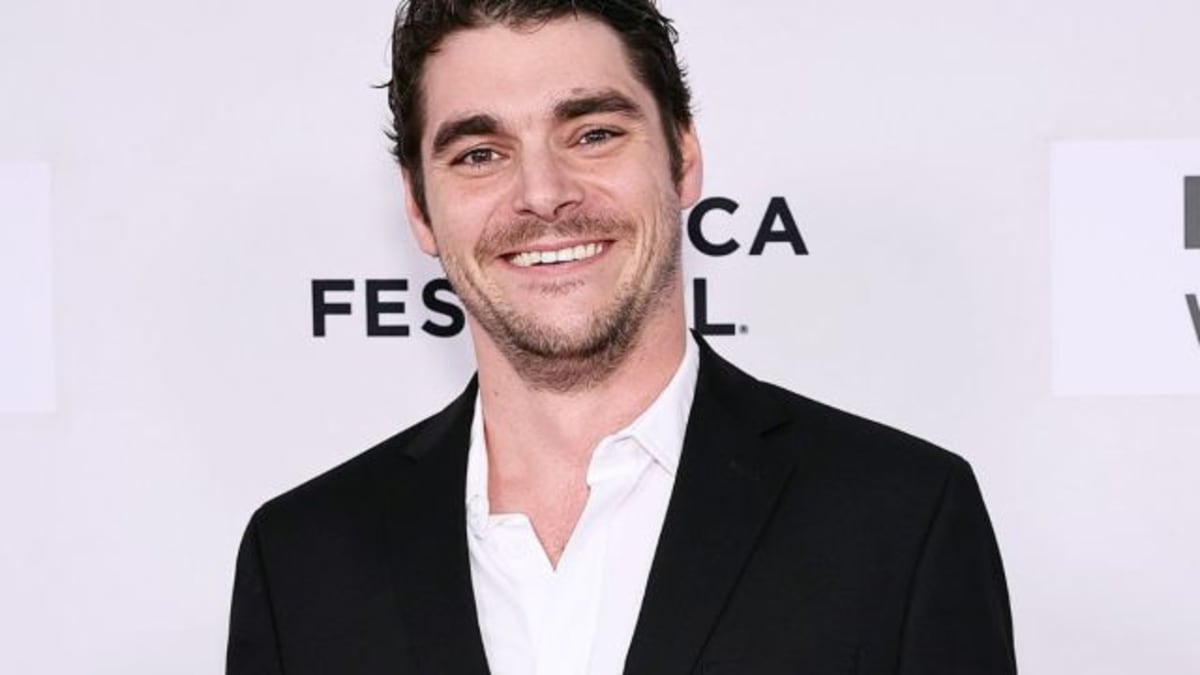 Breaking Bad' Stars Heartbroken Over R.J. Mitte's Death at 34 - AOL