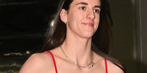 Caitlin Clark's all-red tunnel fit makes bold fashion statement 