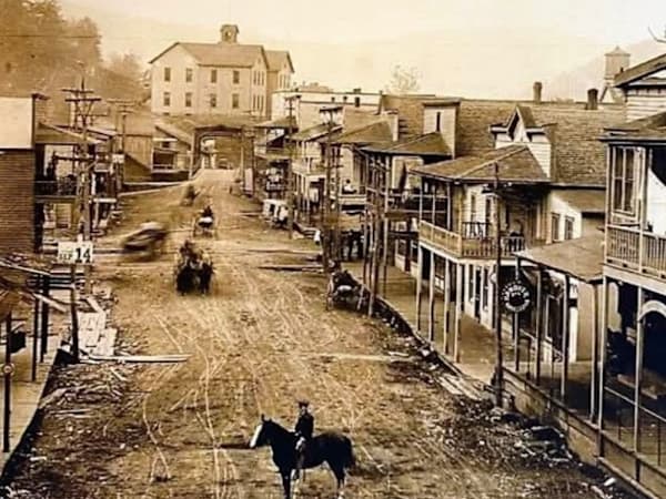 25 rare photos of small-town America in the 1890s