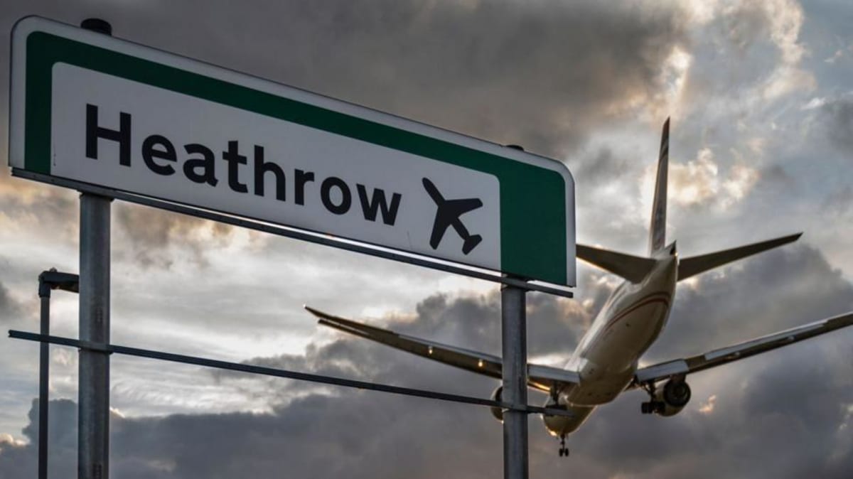 Photograph accompanying Heathrow owners will invest abroad if they cannot build a third runway, its chief says