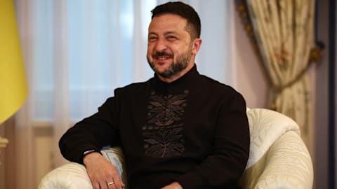 Zelenskyy gives award to Elon Musk for Starlink's role in Ukraine