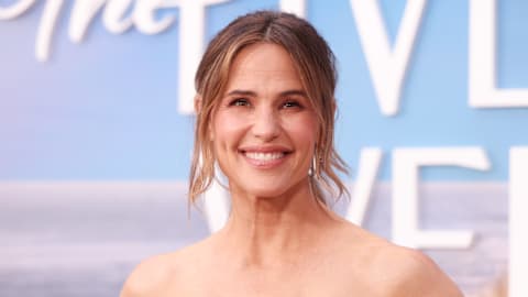 Jennifer Garner Is Ditching Stiff Jeans for This Flowy Summer-to-Fall Staple &mdash; As Are We