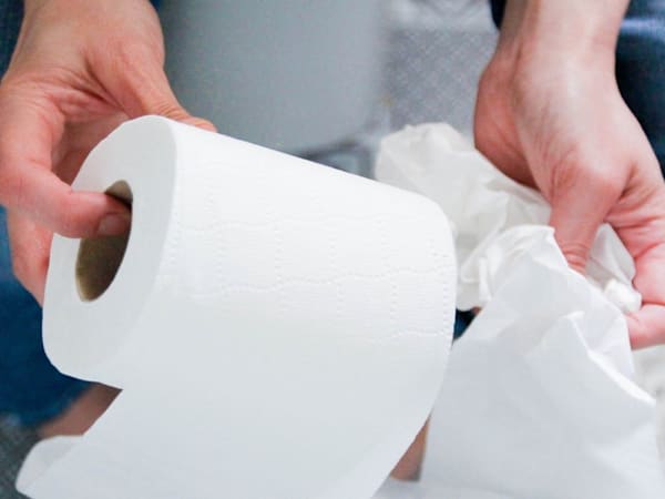 Here's how long you should spend in the bathroom pooping