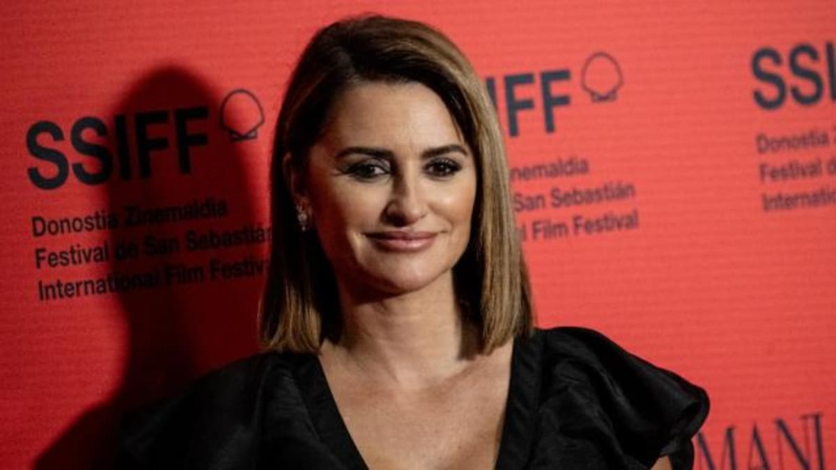 Photo: AOL.com Penélope Cruz Recalls History-Making Back-to-Back Oscar Wins With Javier Bardem