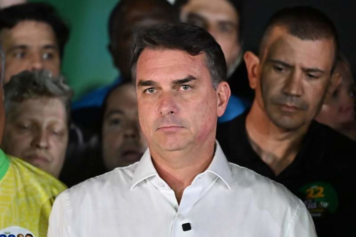 REPORT: Flávio Bolsonaro Flees Brazil After Election Loss - AOL