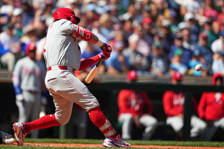 Slugger Kyle Schwarber reaches 40 home runs for 4th season with Phillies