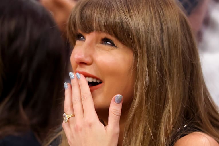 Taylor Swift&rsquo;s contour wedding band could supercharge these 3 bridal jewelry Ttrends
