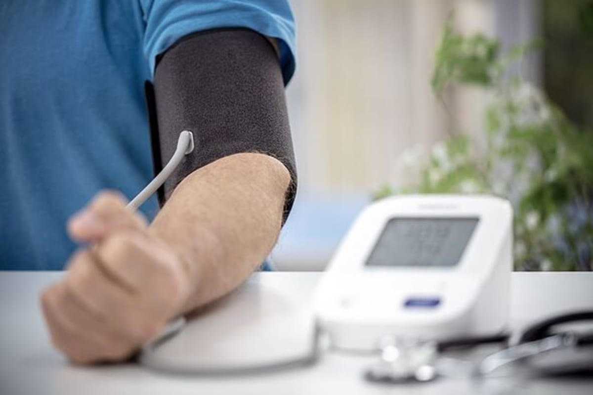 Horror blood pressure warning issued to older adults as doctor reveals 7 simple fixes