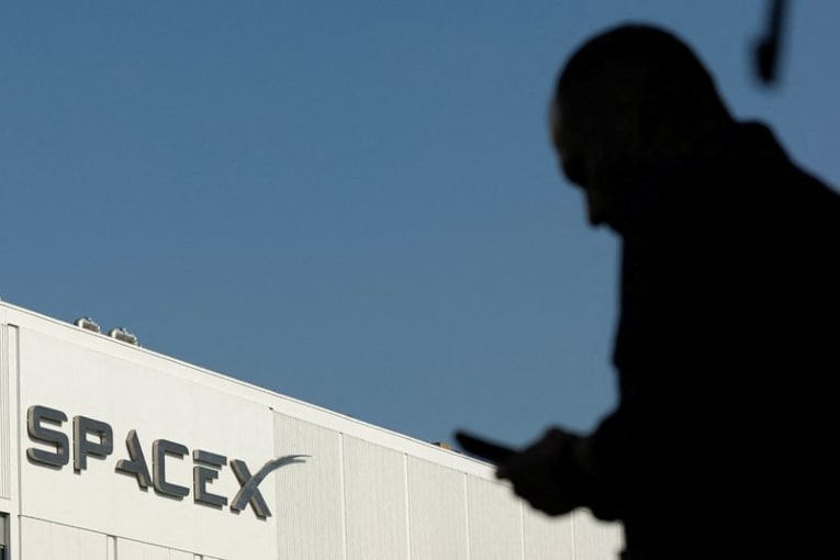 Musk's SpaceX in talks to supply the Pentagon with computing power, WSJ reports
