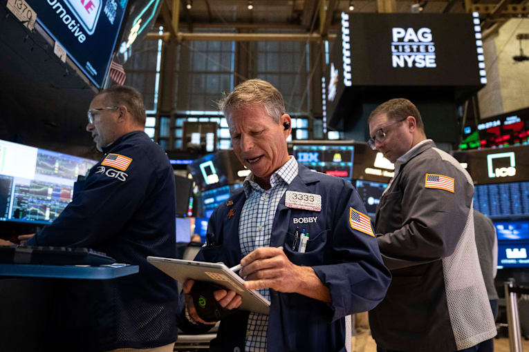 US stocks and bonds drift following the latest update on inflation