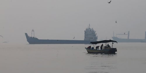 Attacks on tankers in Hormuz hit highest of any week since start of Iran war, sources say