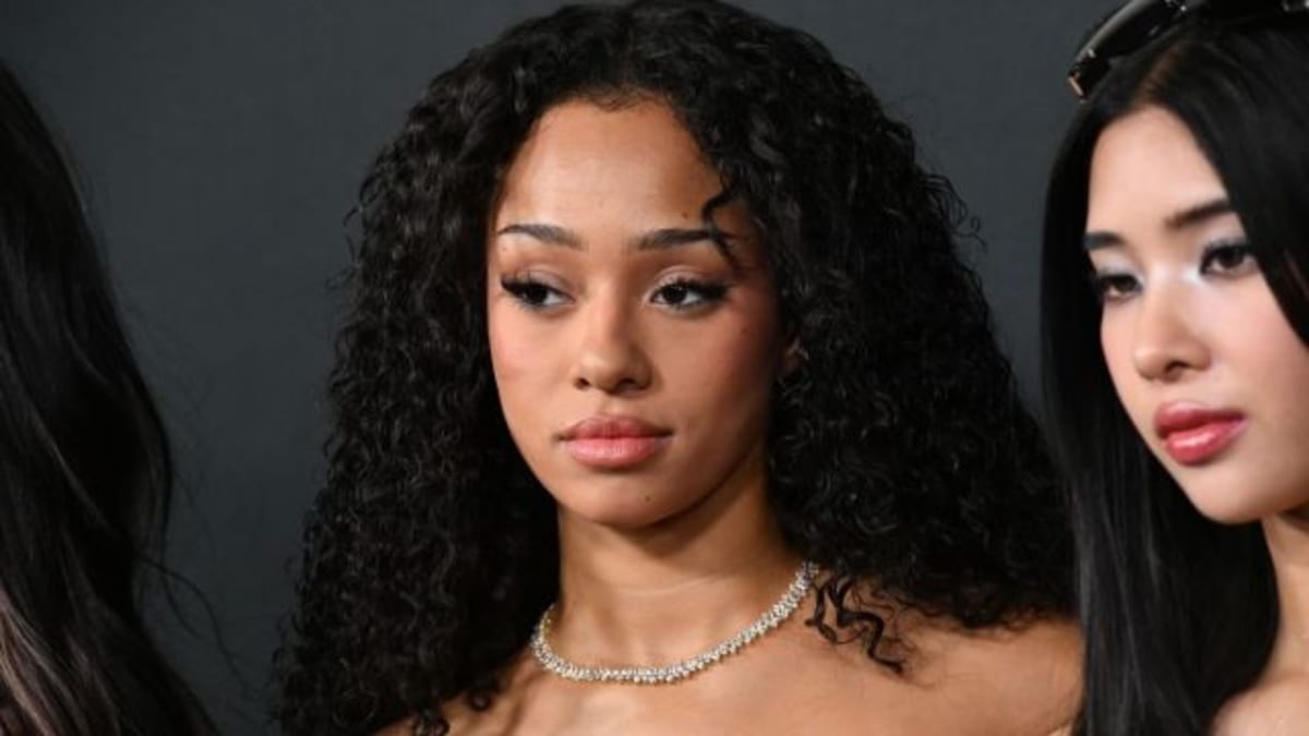 KATSEYE Says Manon Bannerman Still ‘An Integral Part’ of the Group - AOL