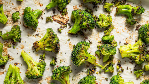 This 2-ingredient crispy topping makes broccoli so much better