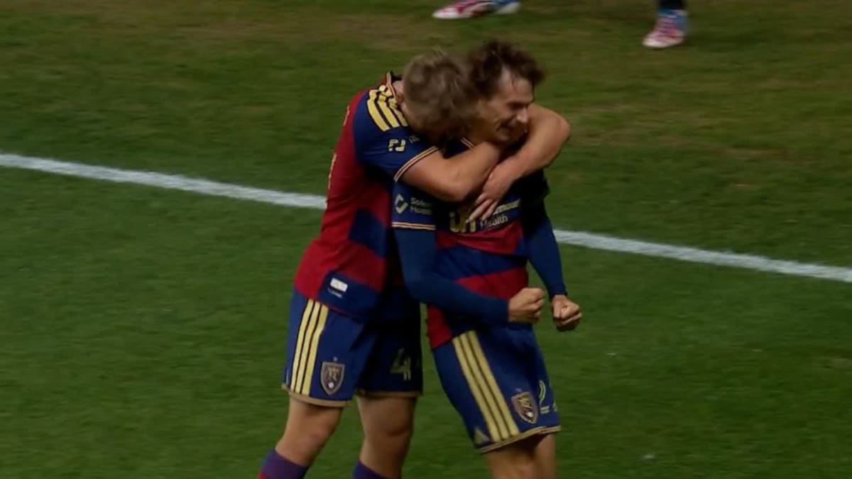 Salt Score Worksheet Solans scores twice as RSL shuts out St. Louis, 3-0 - AOL