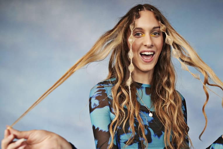 5 early-2000s hairstyles dominating the trends