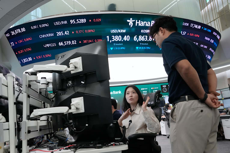 The bond market sees a hike to interest rates as more likely, while US stocks drift lower