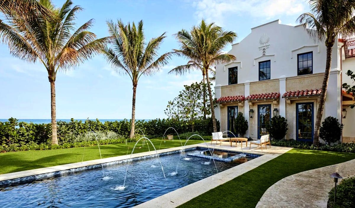 This Florida city is a golfer's paradise for the wealthy. Finding a luxury home there is getting harder