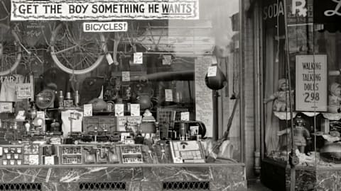 21 vintage photos of toy stores from decades past