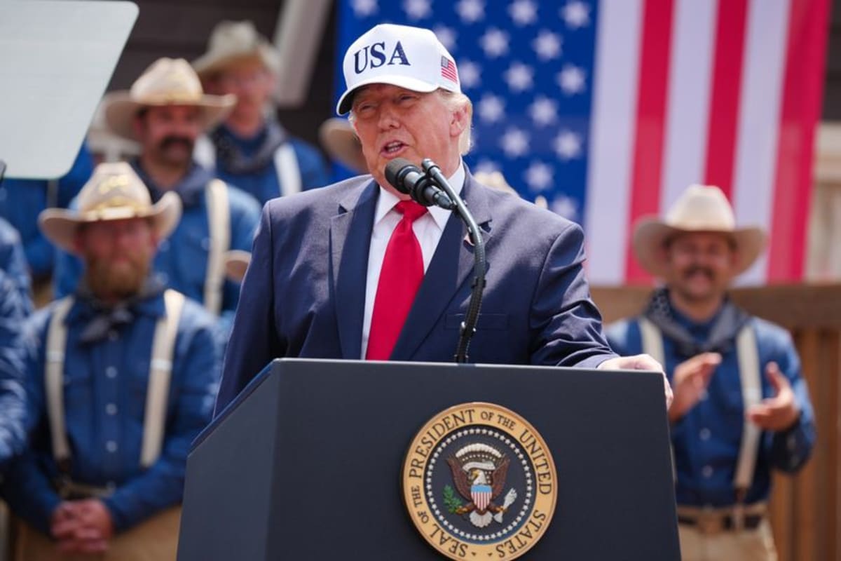 Trump brags he will give 'really long speech' in 107 degree weather to ...