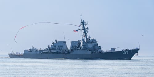 The surprising size of the crew on a US destroyer ship