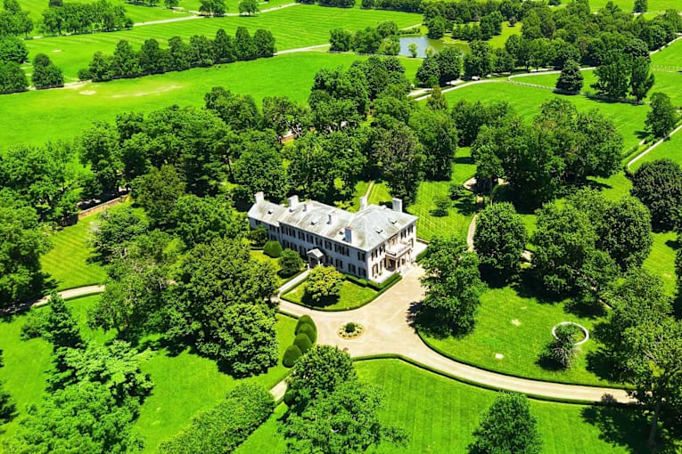 Family of late Ryanair co-founder lists 951-acre Kentucky horse farm for $57.5M