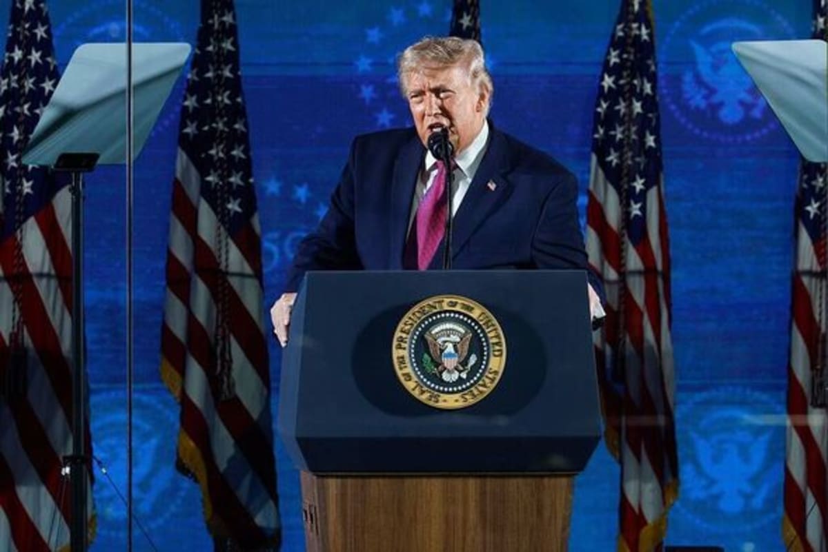 Donald Trump called out after making language gaffe on Fox News at ...