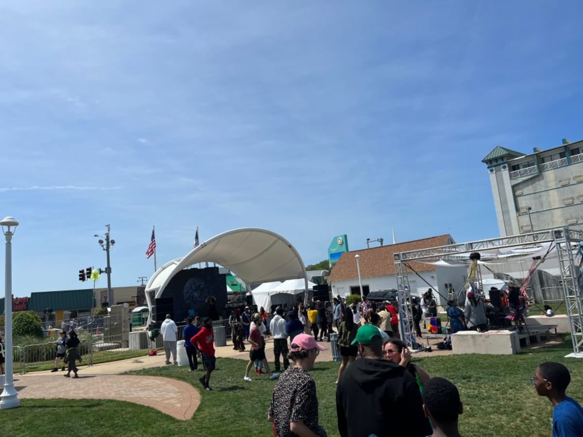 Virginia Beach considers closing Oceanfront parks overnight - AOL